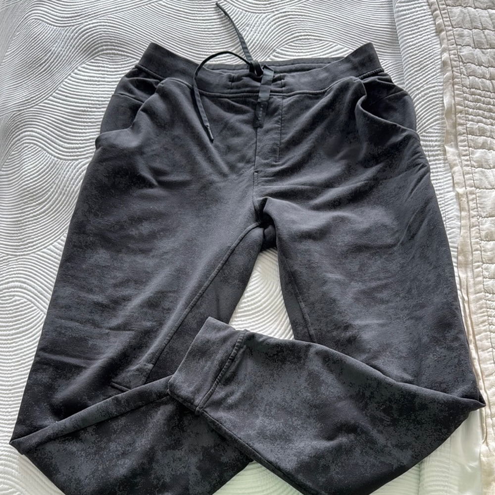Men's lululemon black and grey joggers